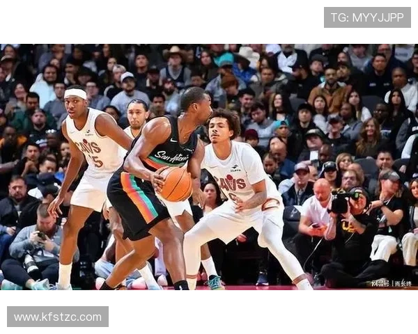 文班33分10板马刺七人上双